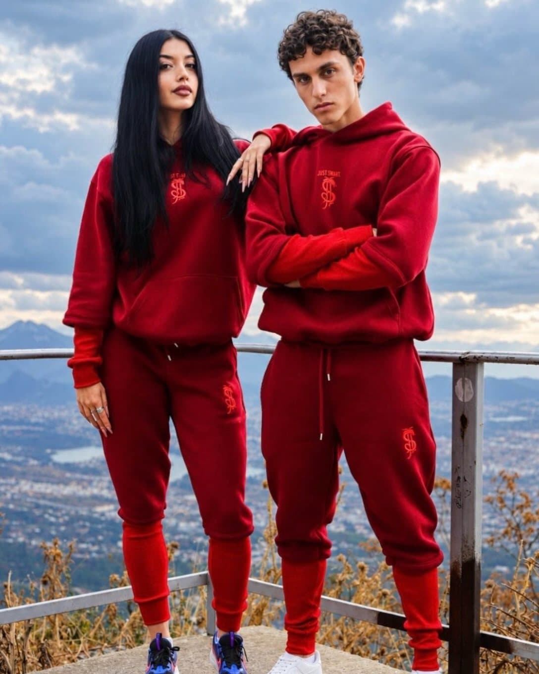 Çift me sete të kuqe Velvet